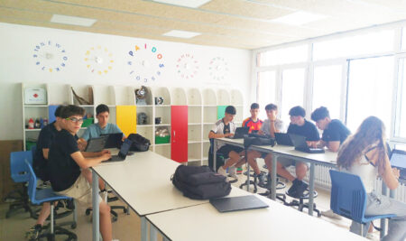Barreja de sentiments per als alumnes que acaben l’etapa al Paidos
